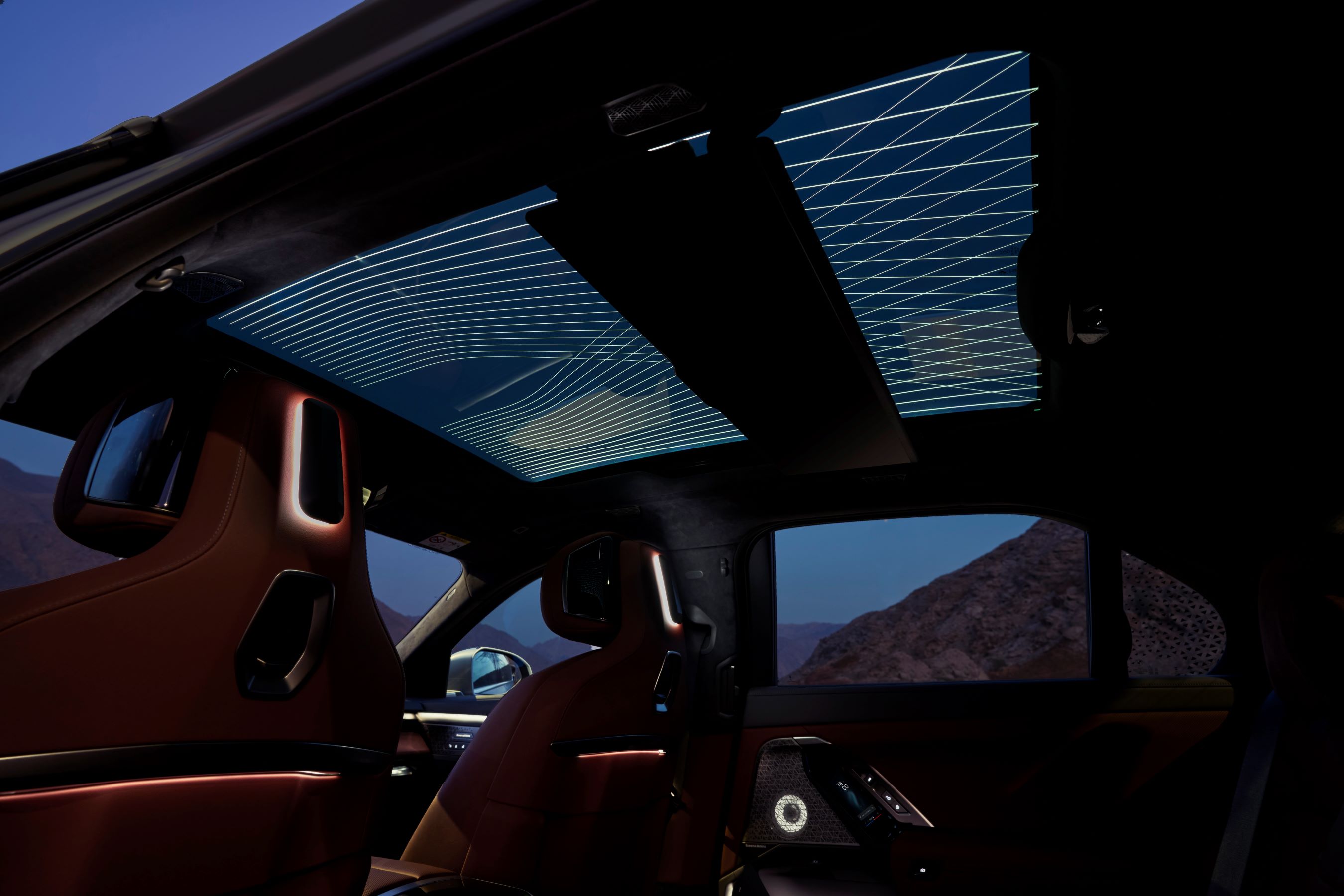 2027 BMW 7 Series glass roof