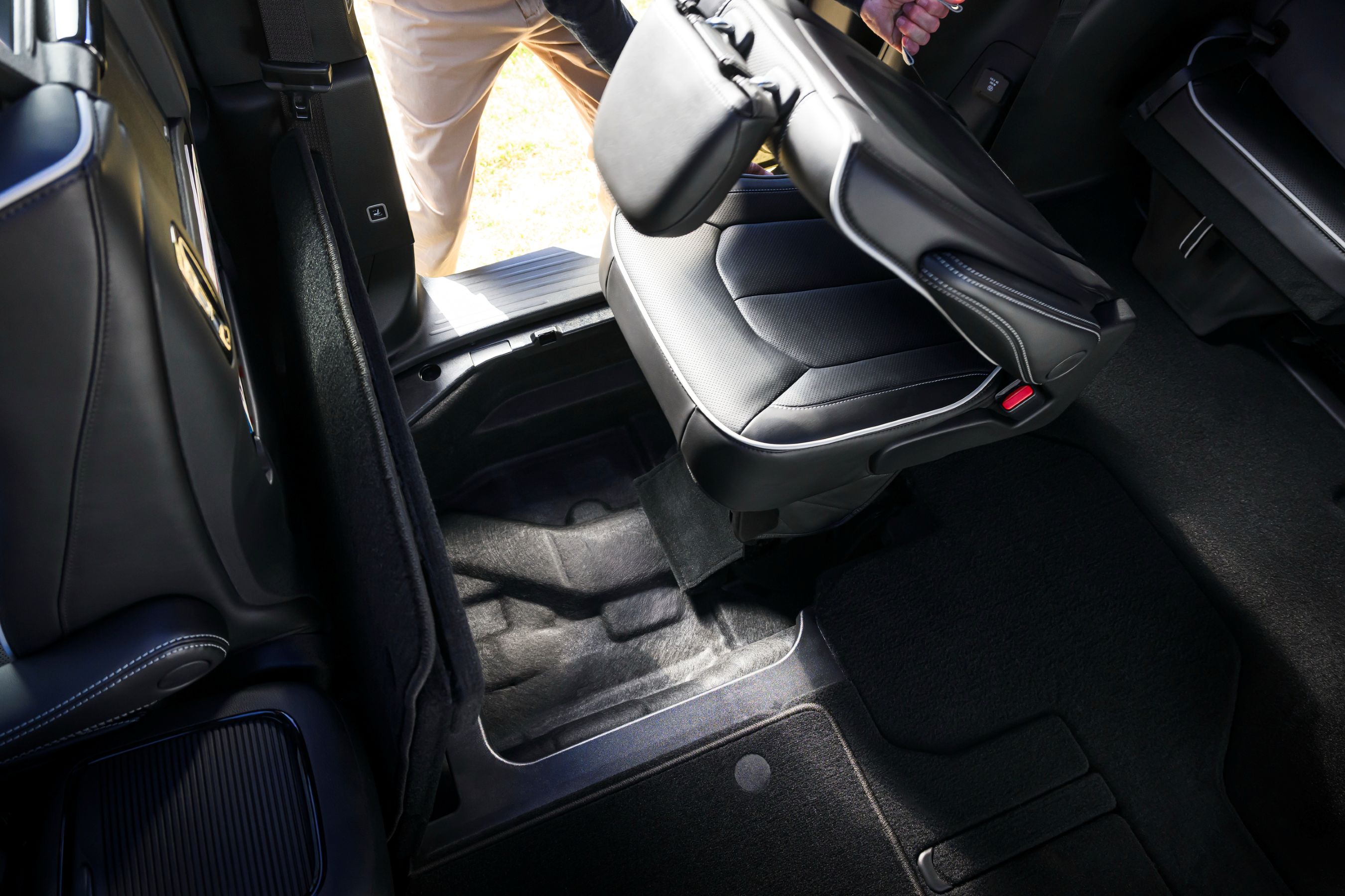 2027 Chrysler Pacifica Pinnacle Stow 'n Go seat