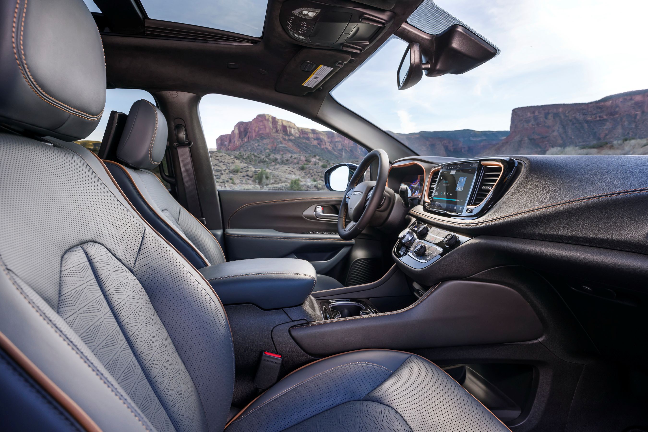 2027 Chrysler Pacifica Pinnacle front seats