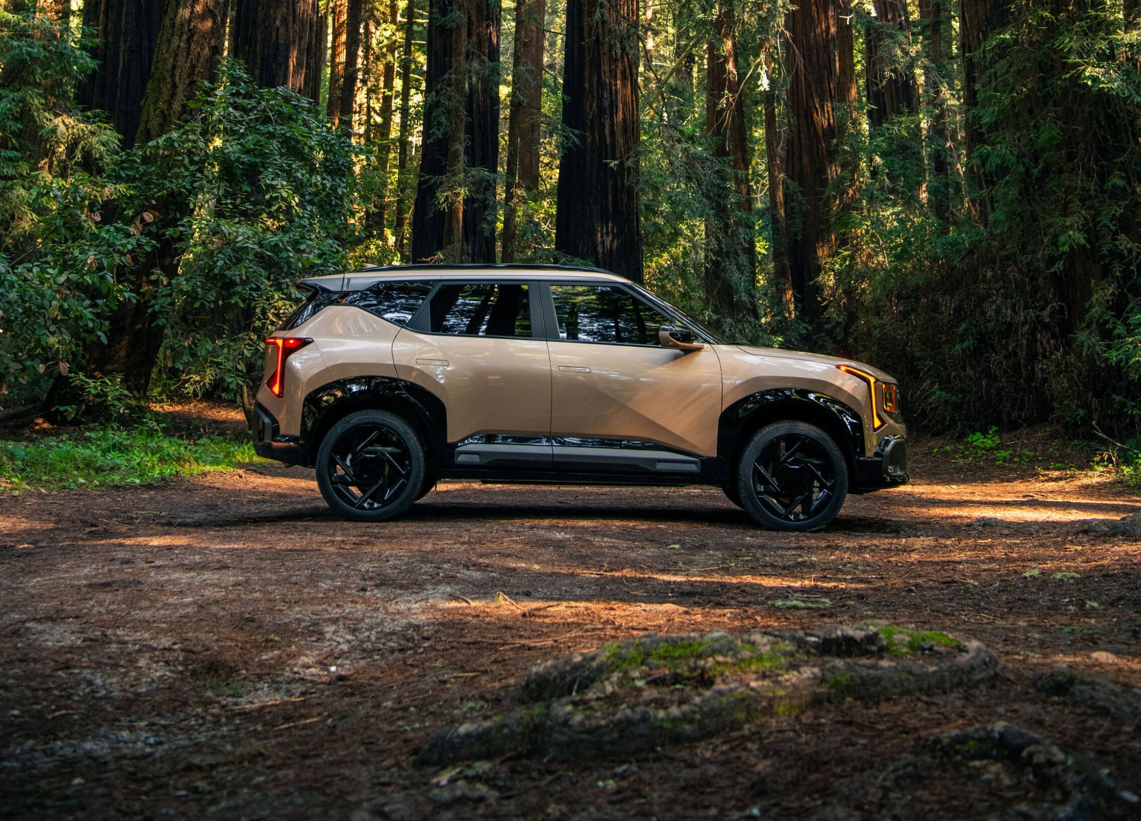 2027 Kia Seltos side