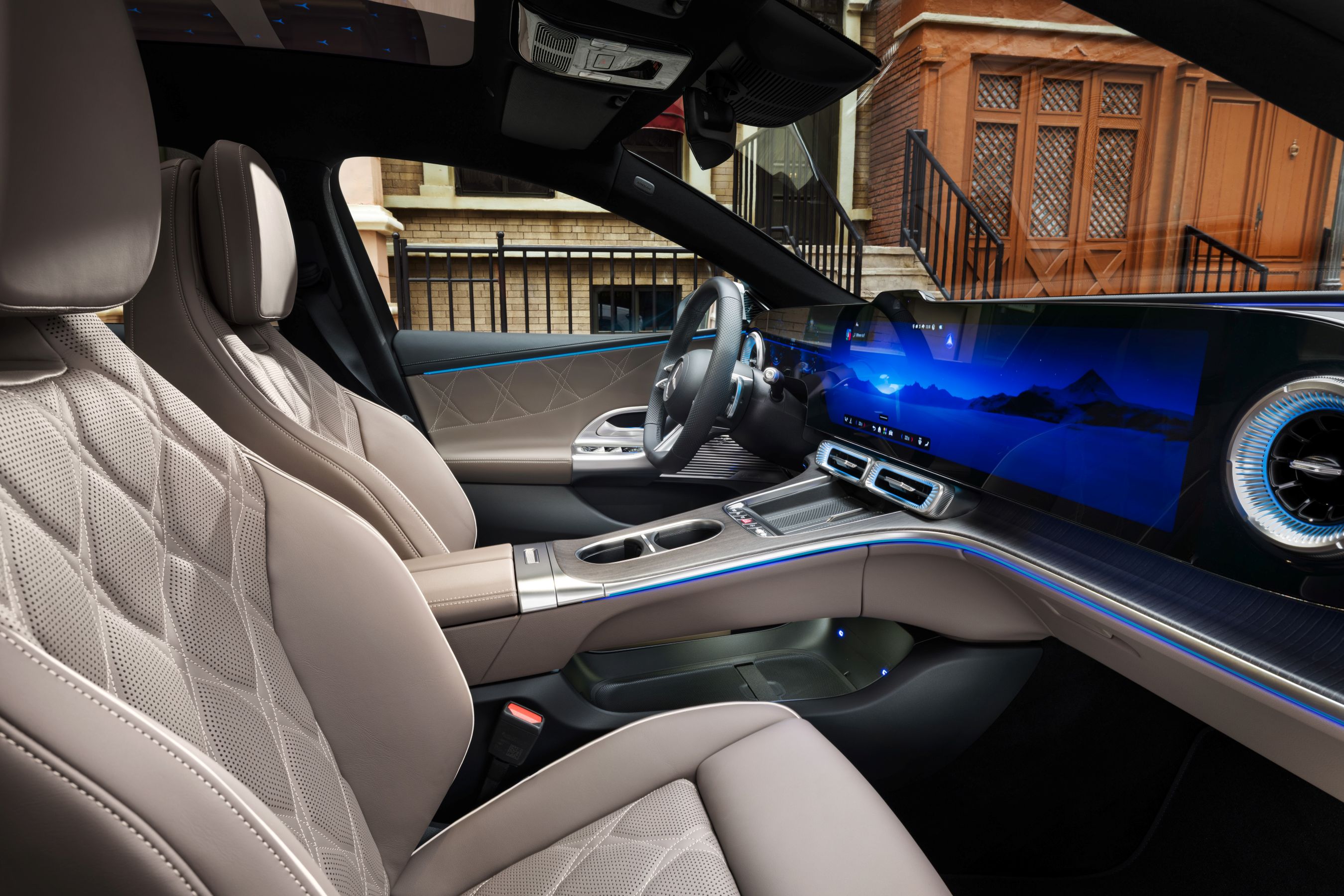 2027 Mercedes-Benz C-Class front seats