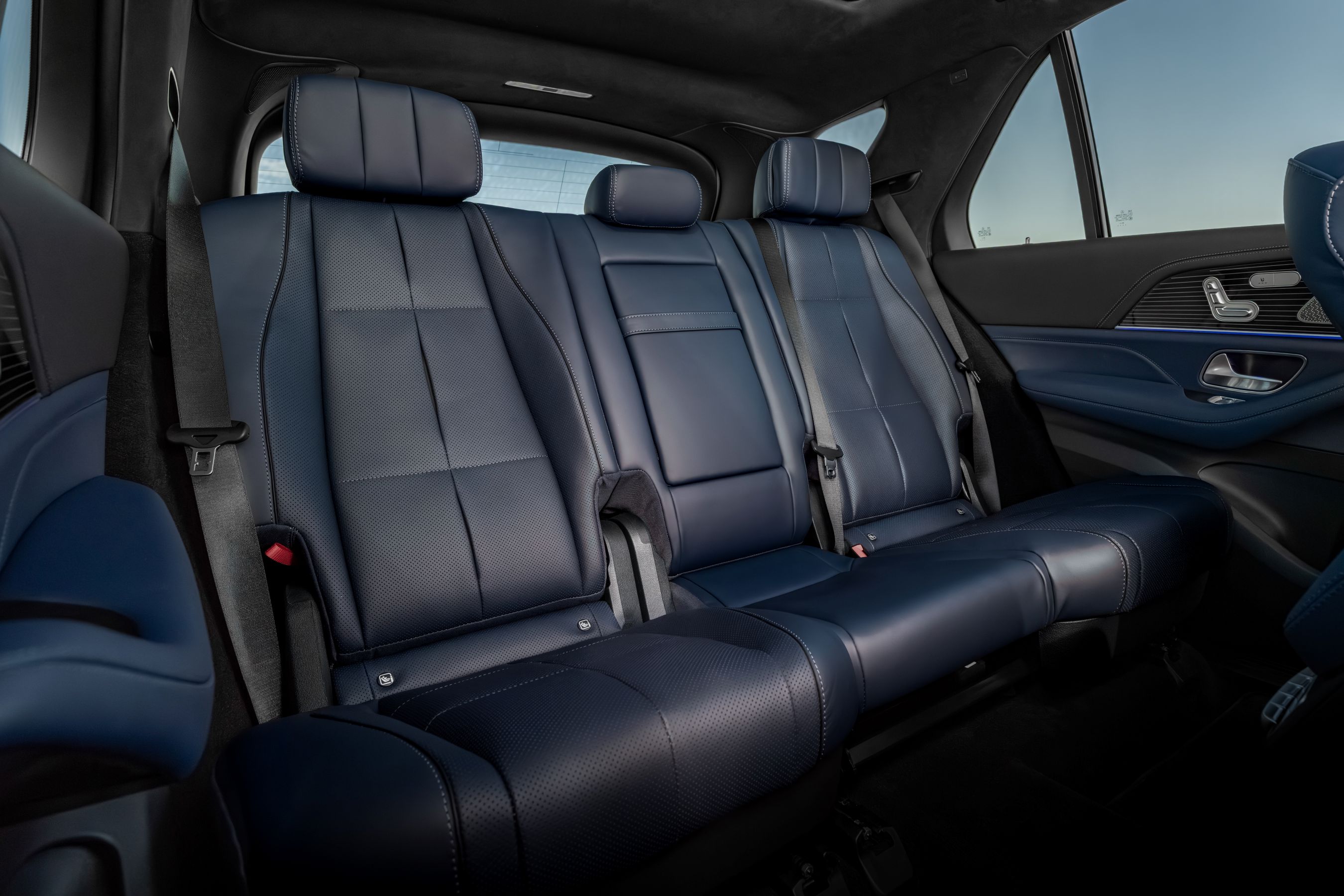 2027 Mercedes-Benz GLE rear seats