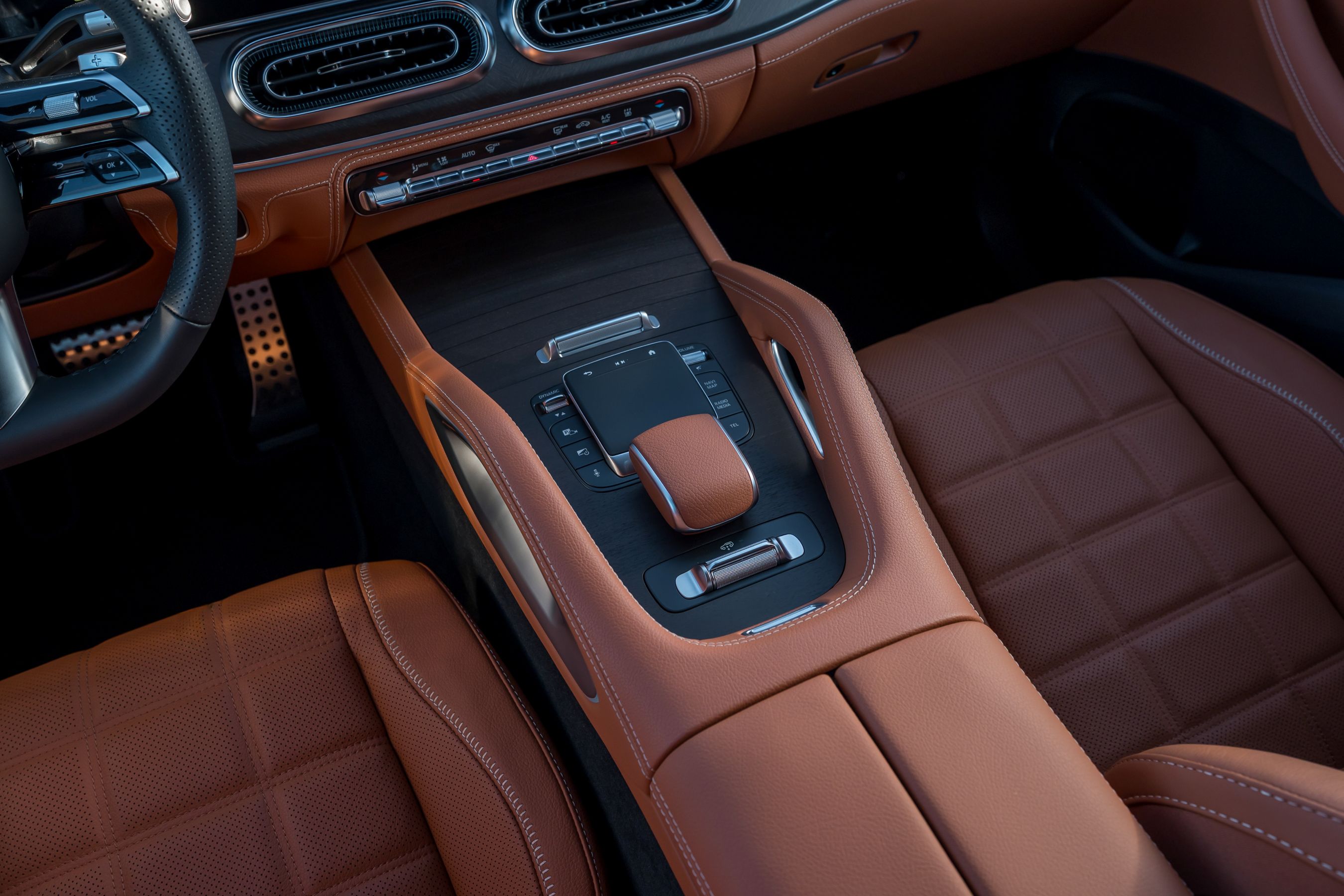 2027 Mercedes-Benz GLE centre console