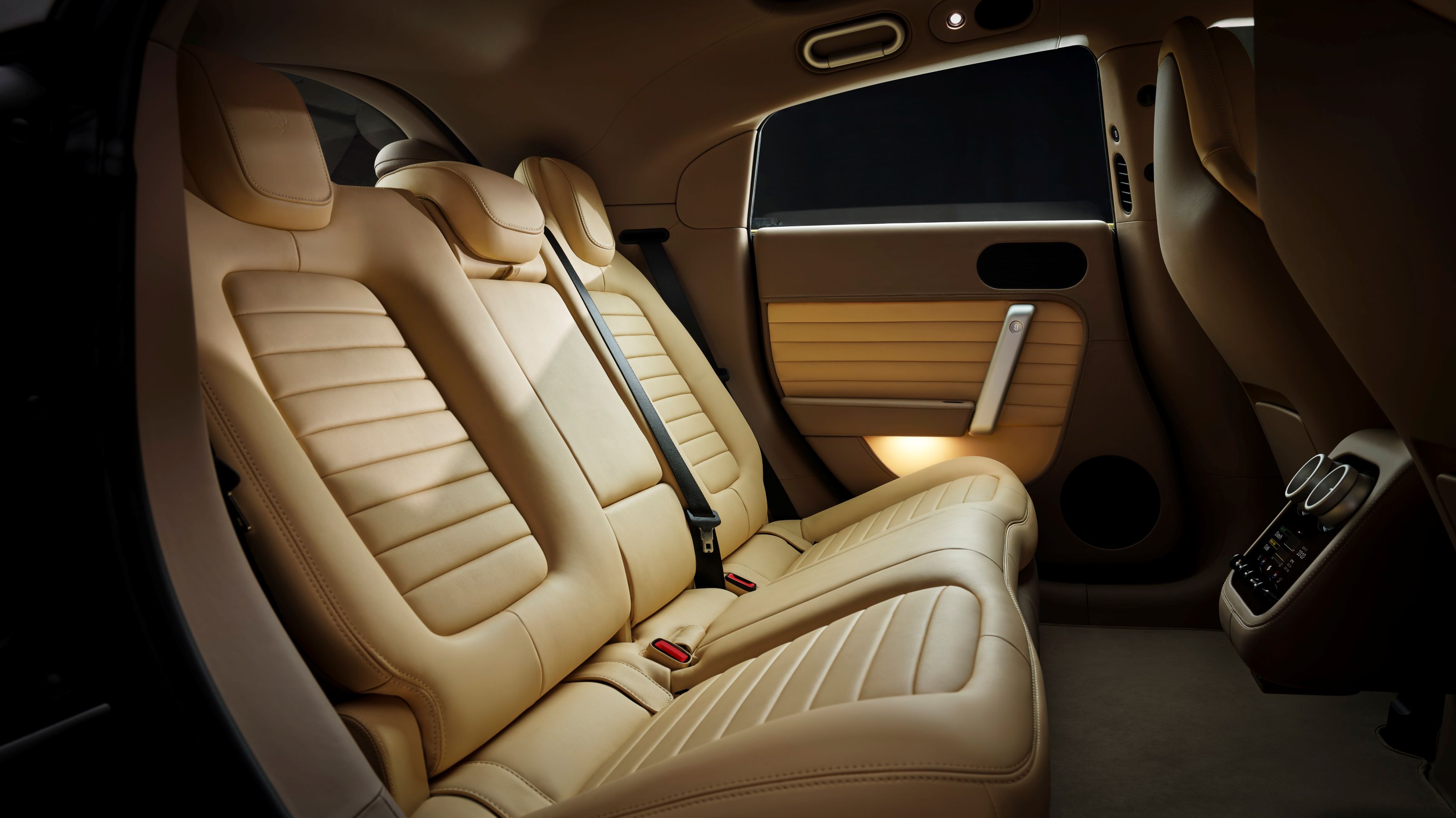 Ferrari Luce rear seats