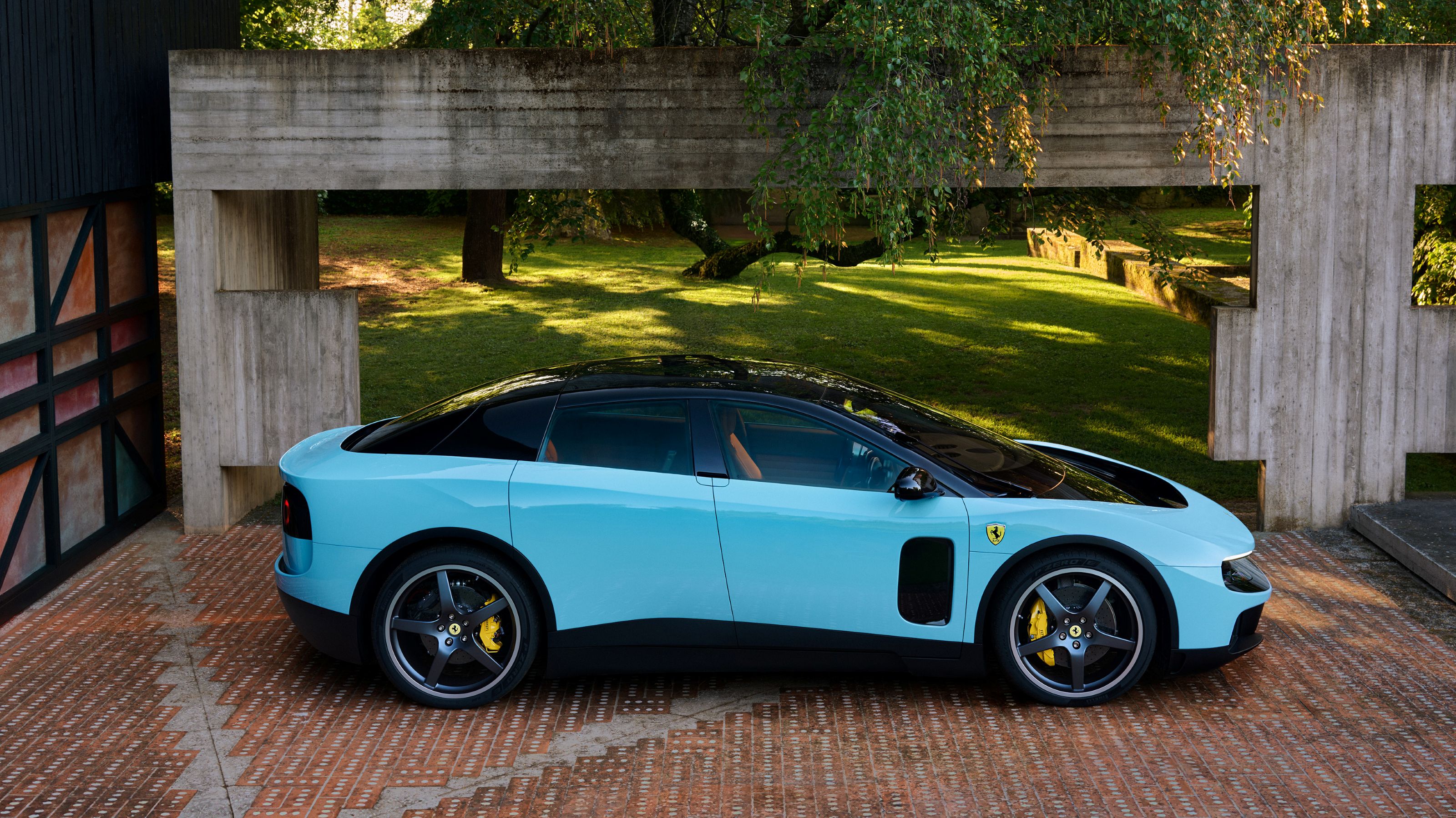 Ferrari Luce side
