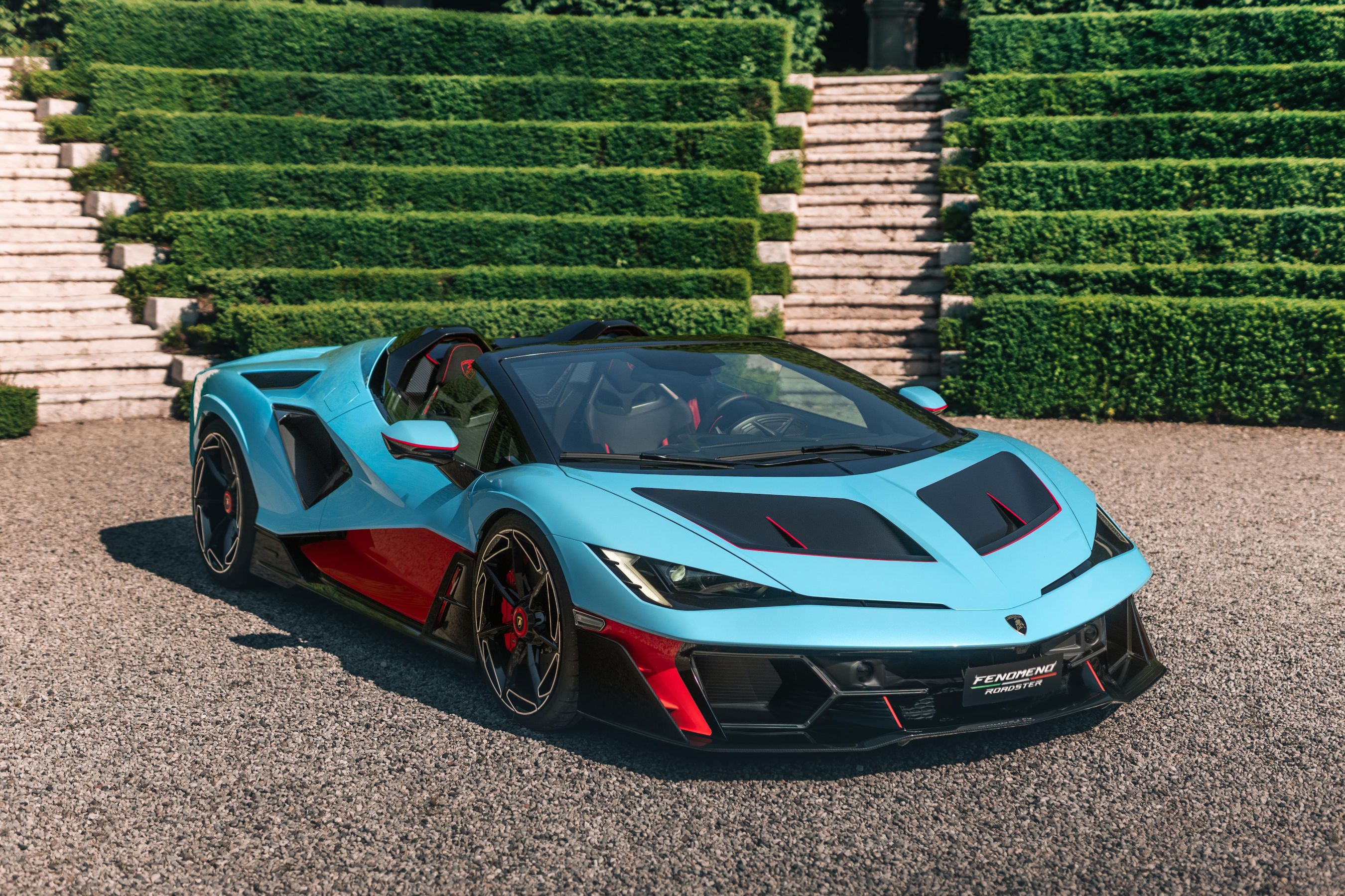 Lamborghini Fenomeno Roadster front and side