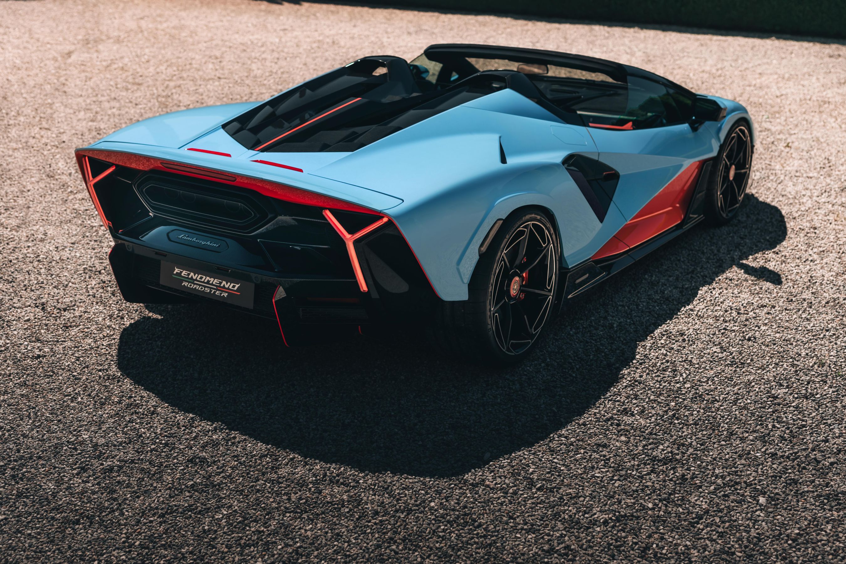 Lamborghini Fenomeno Roadster rear and side