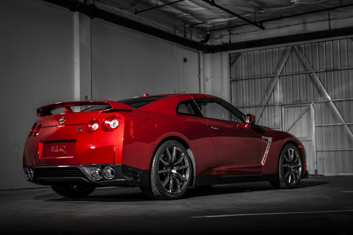 2015 Nissan GT-R in Regal Red colour