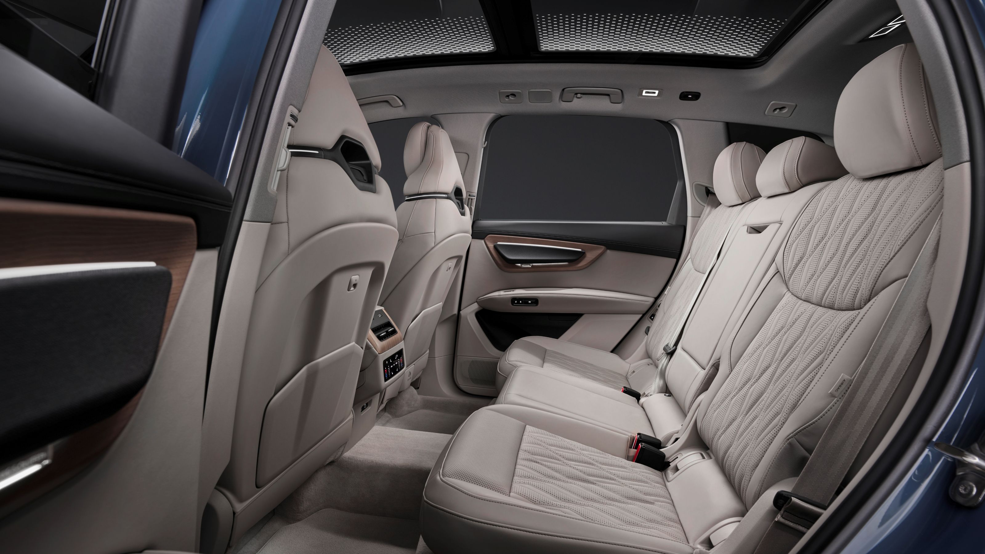 2027 Audi Q7 middle-row bench seat