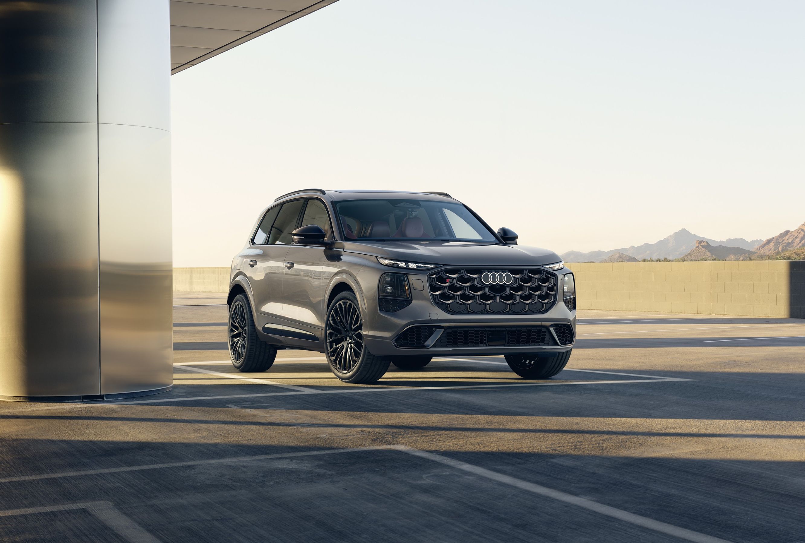 2027 Audi SQ7 front