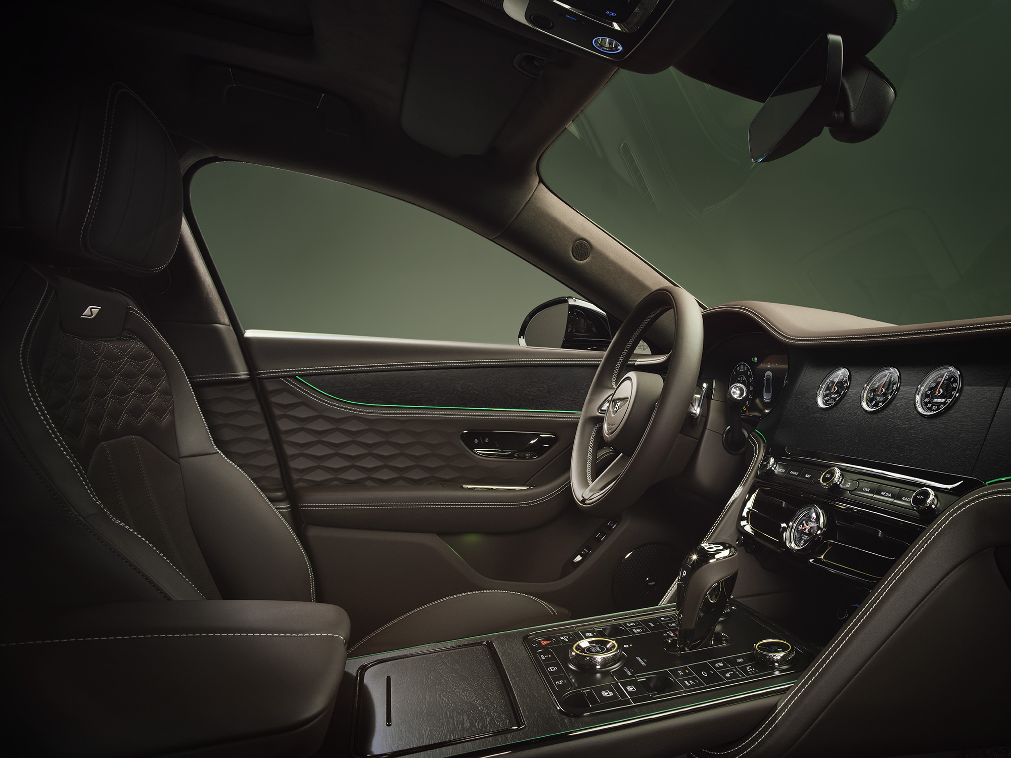 Bentley Flying Spur interior driver's area