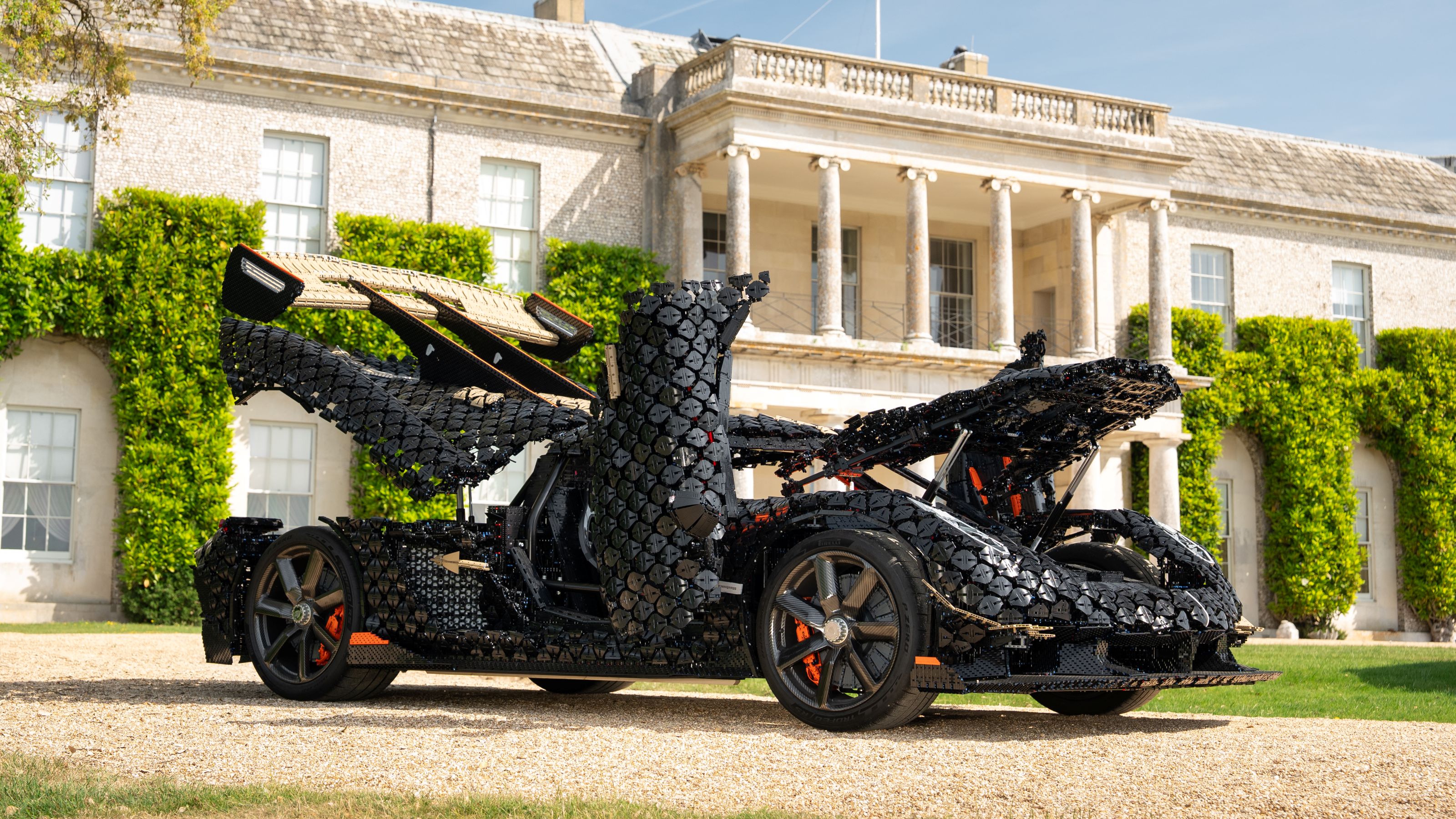 Lego Technic Koenigsegg Sadair’s Spear Ghost Mode