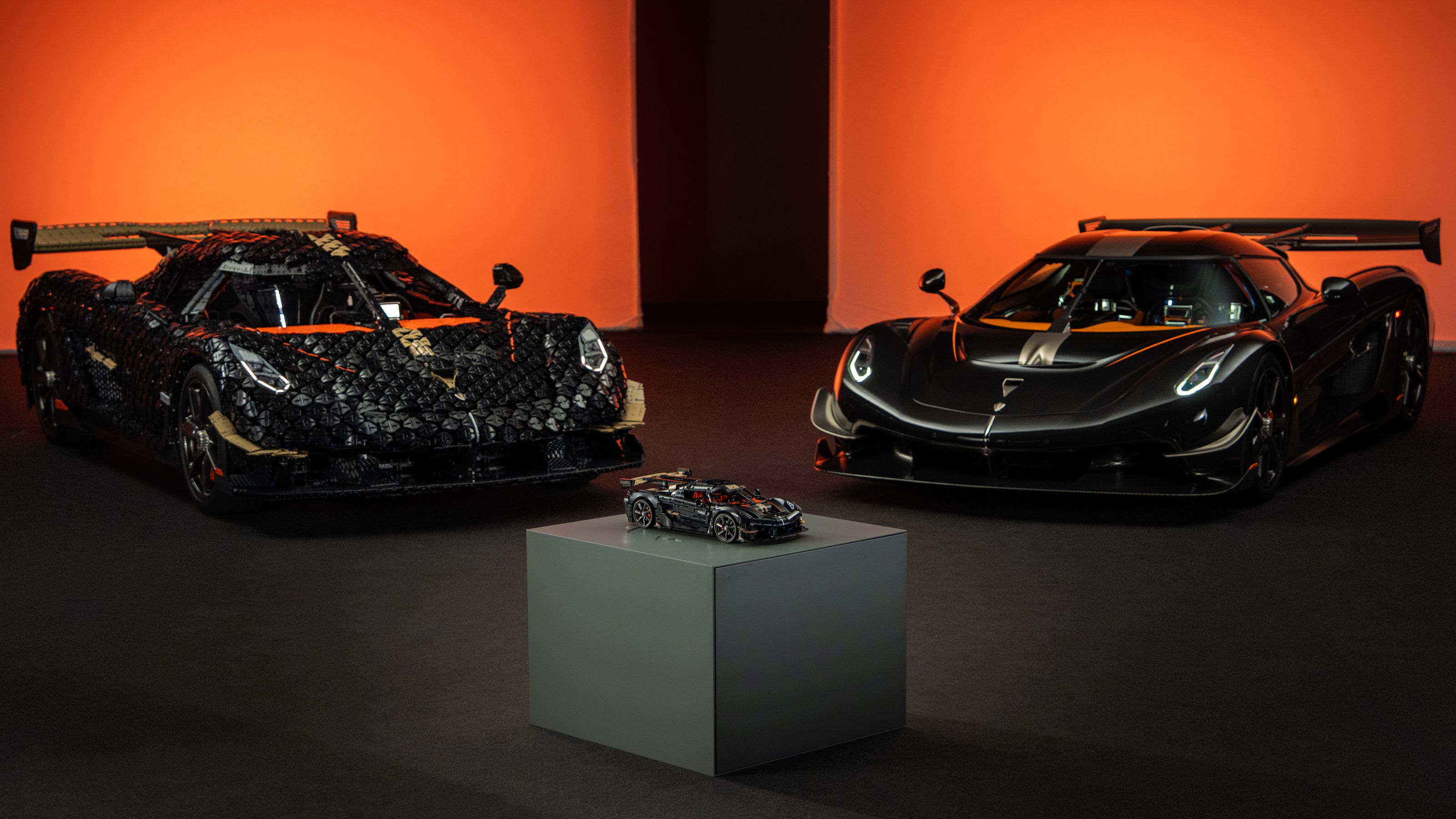 Lego Technic Koenigsegg Sadair’s Spear one-eighth, one-to-one and real car