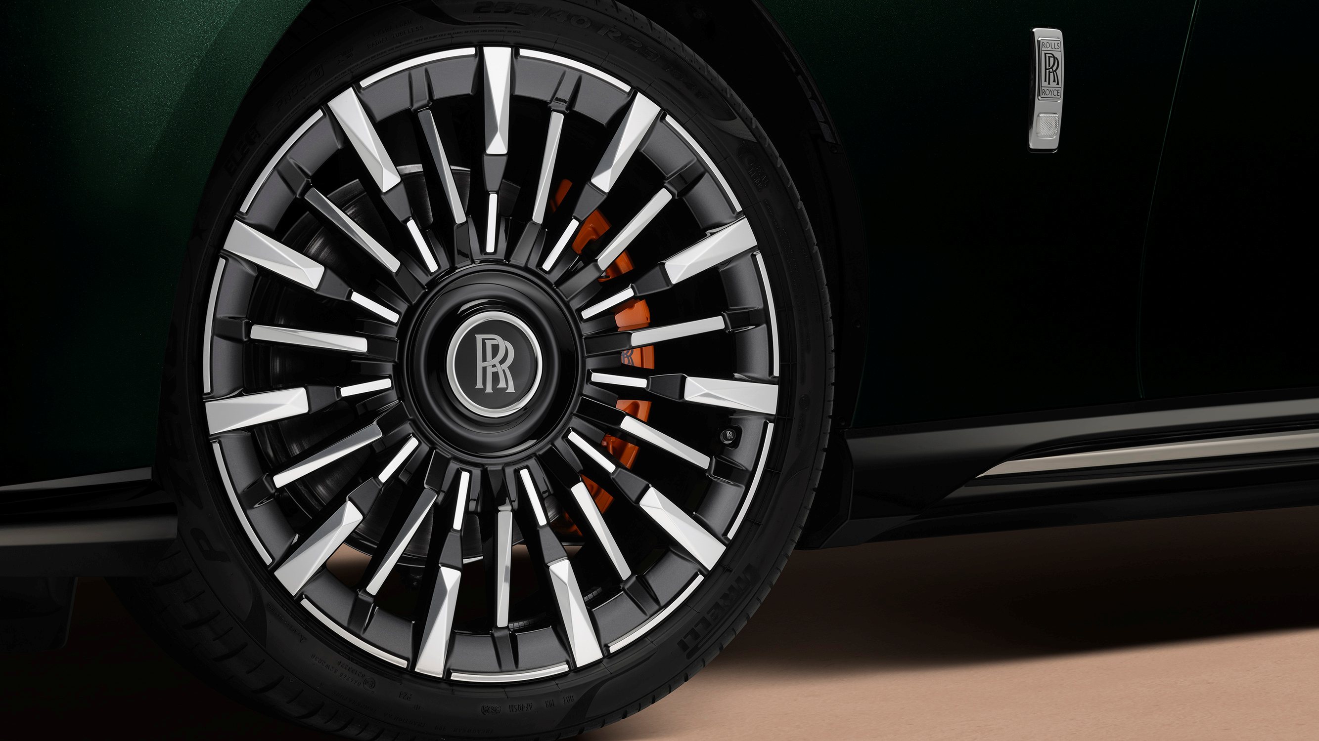 23-inch forged alloy wheel wheel