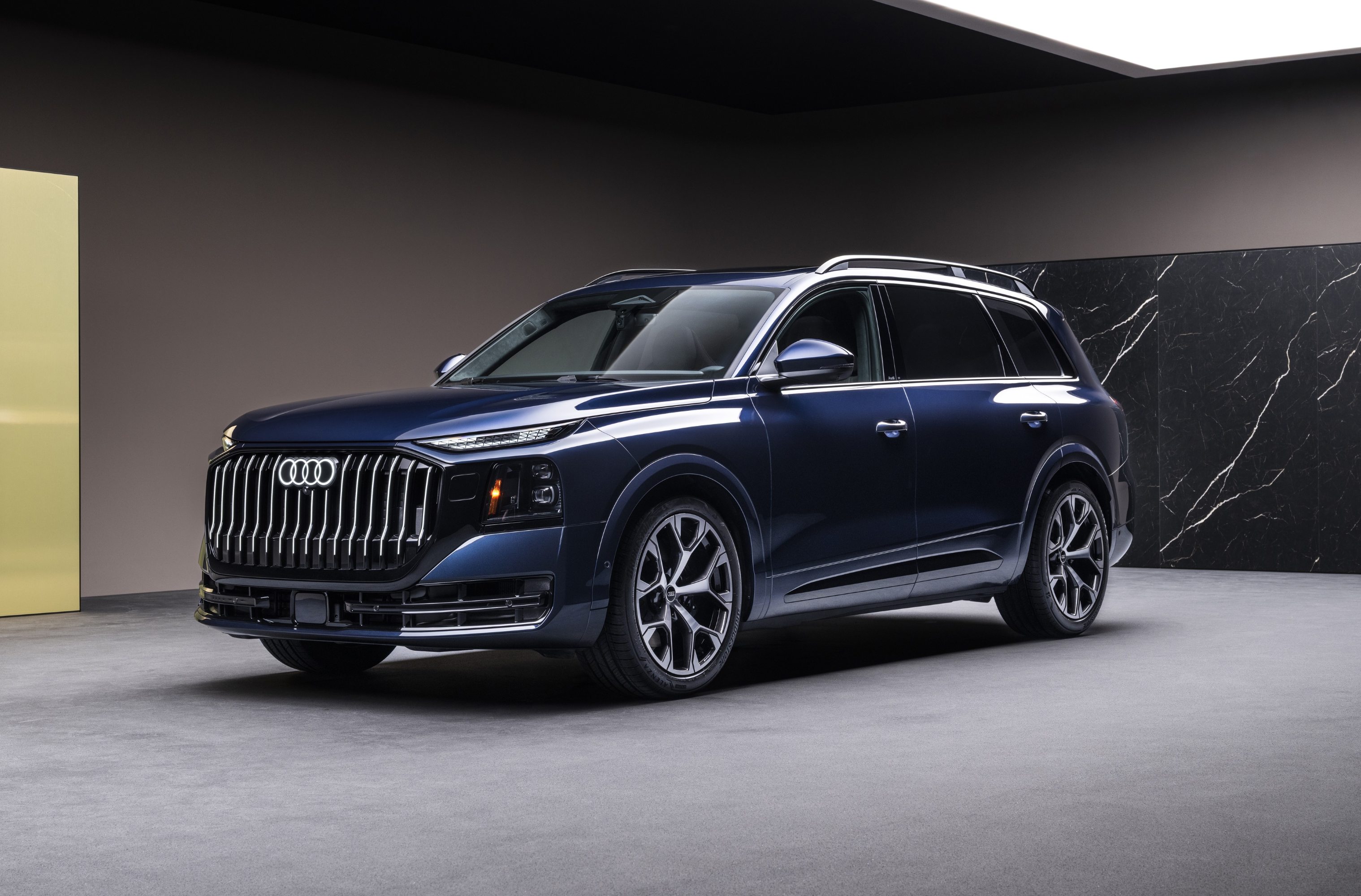 2027 Audi Q9 front and side