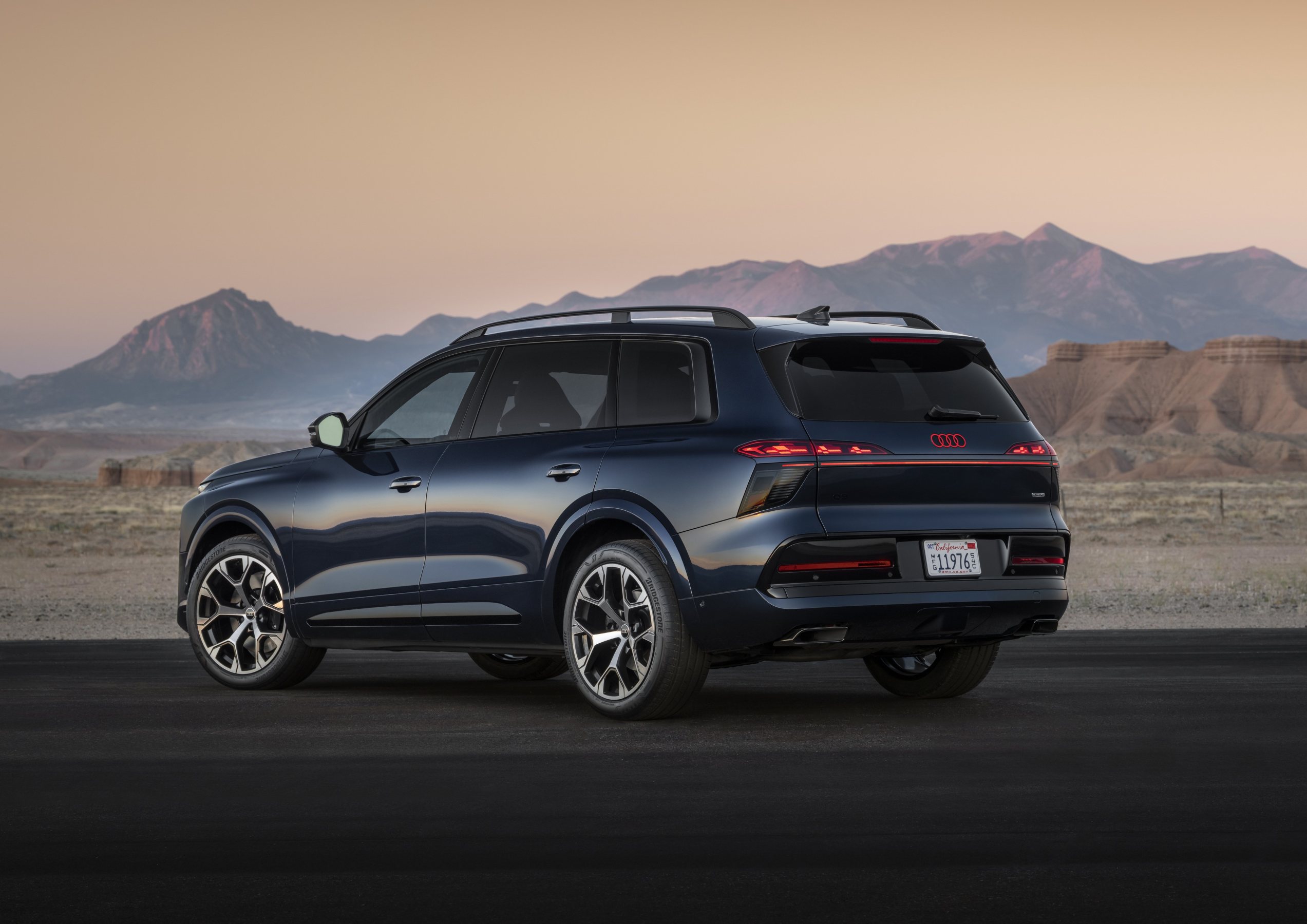 2027 Audi Q9 side and rear