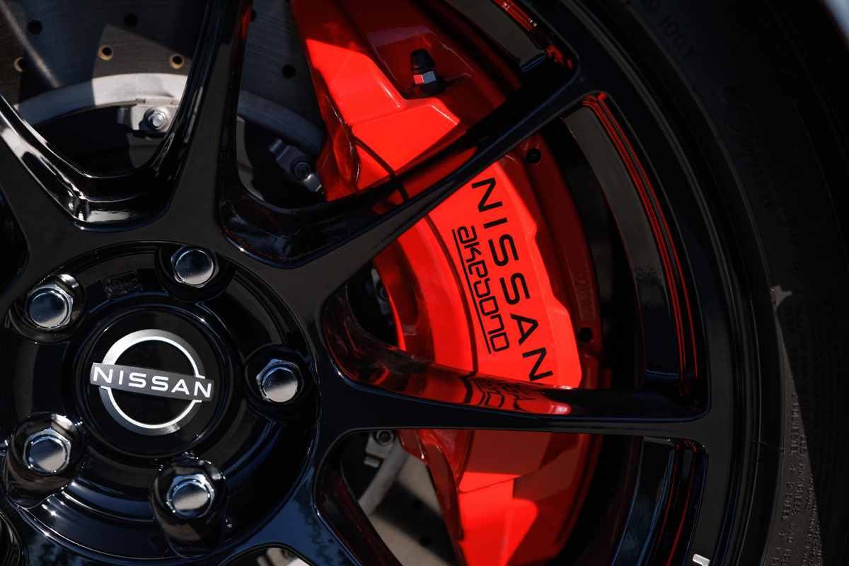2027 Nissan Z Nismo bright red brake caliper