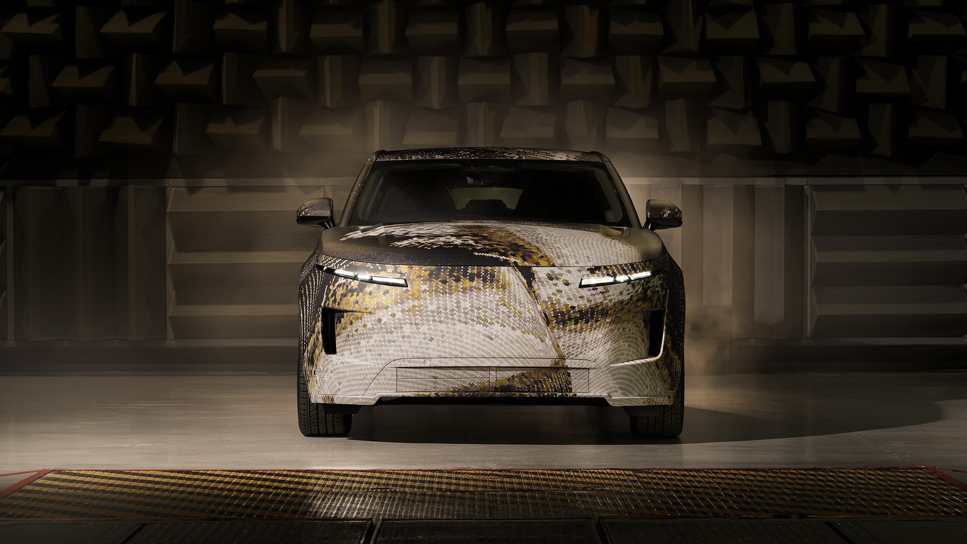 Land Rover Range Rover GT front teaser