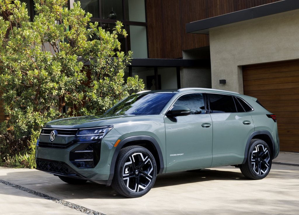 Volkswagen reveals all-new Atlas Cross&nbsp;Sport