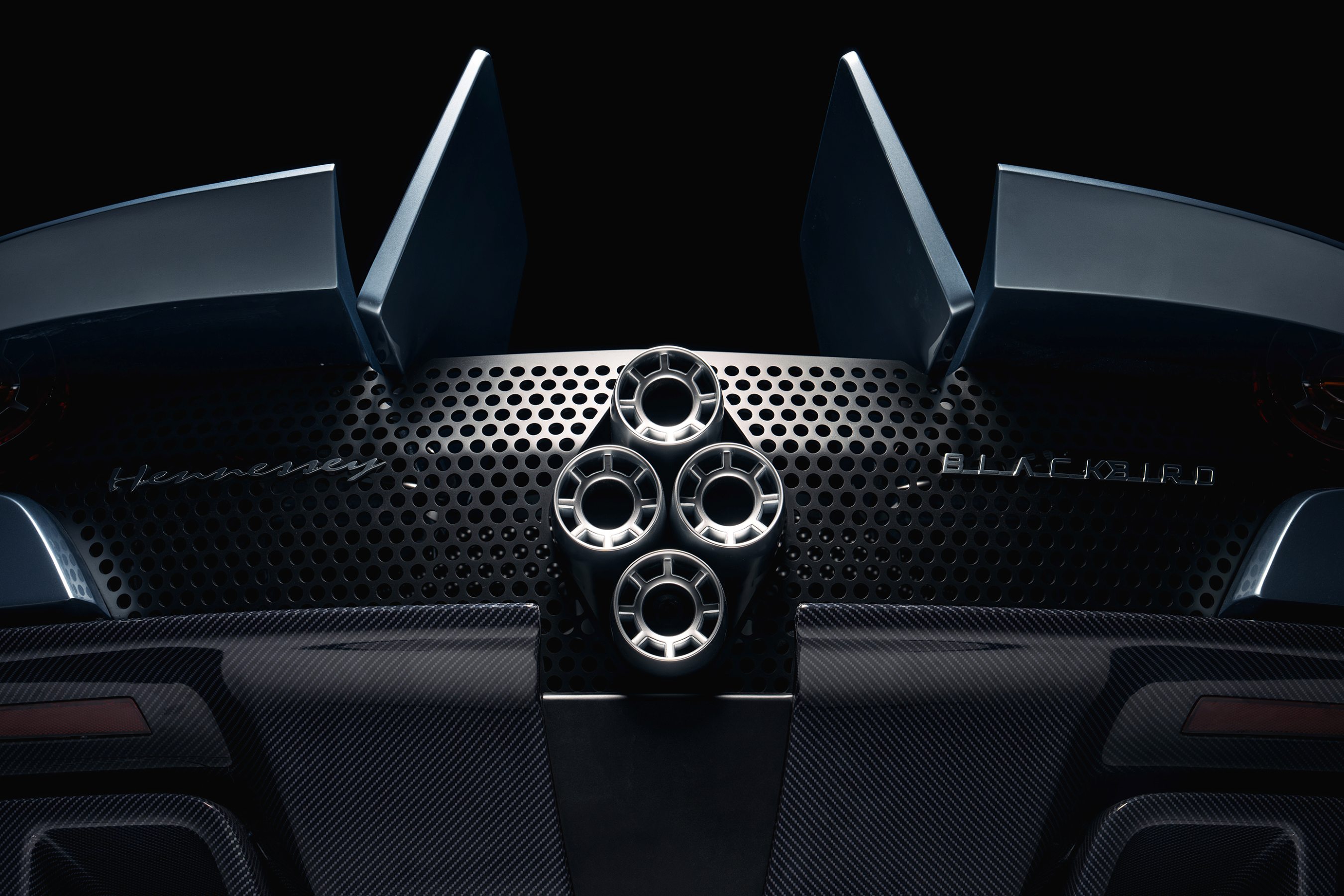 Hennessey Blackbird exhaust
