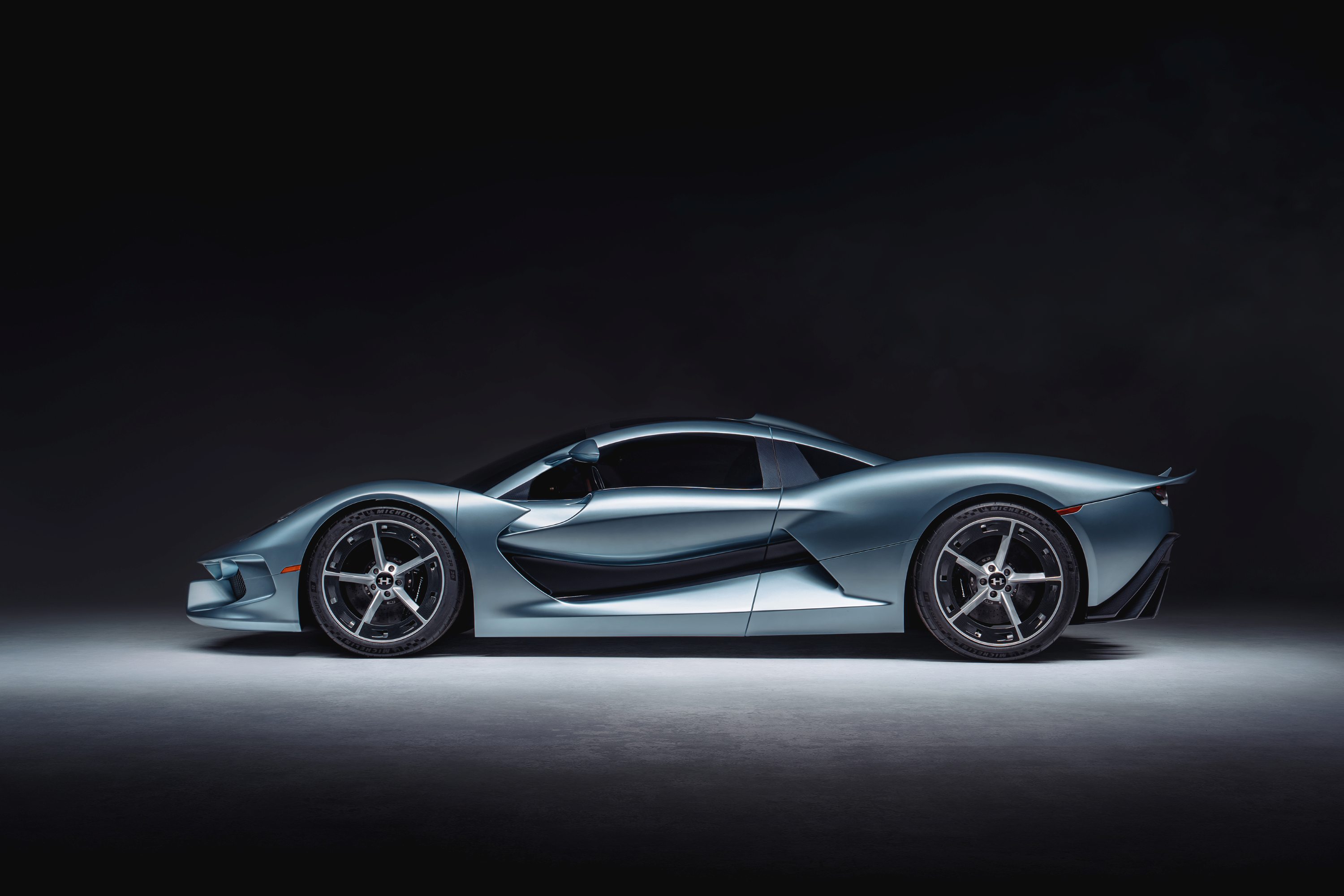 Hennessey Blackbird side