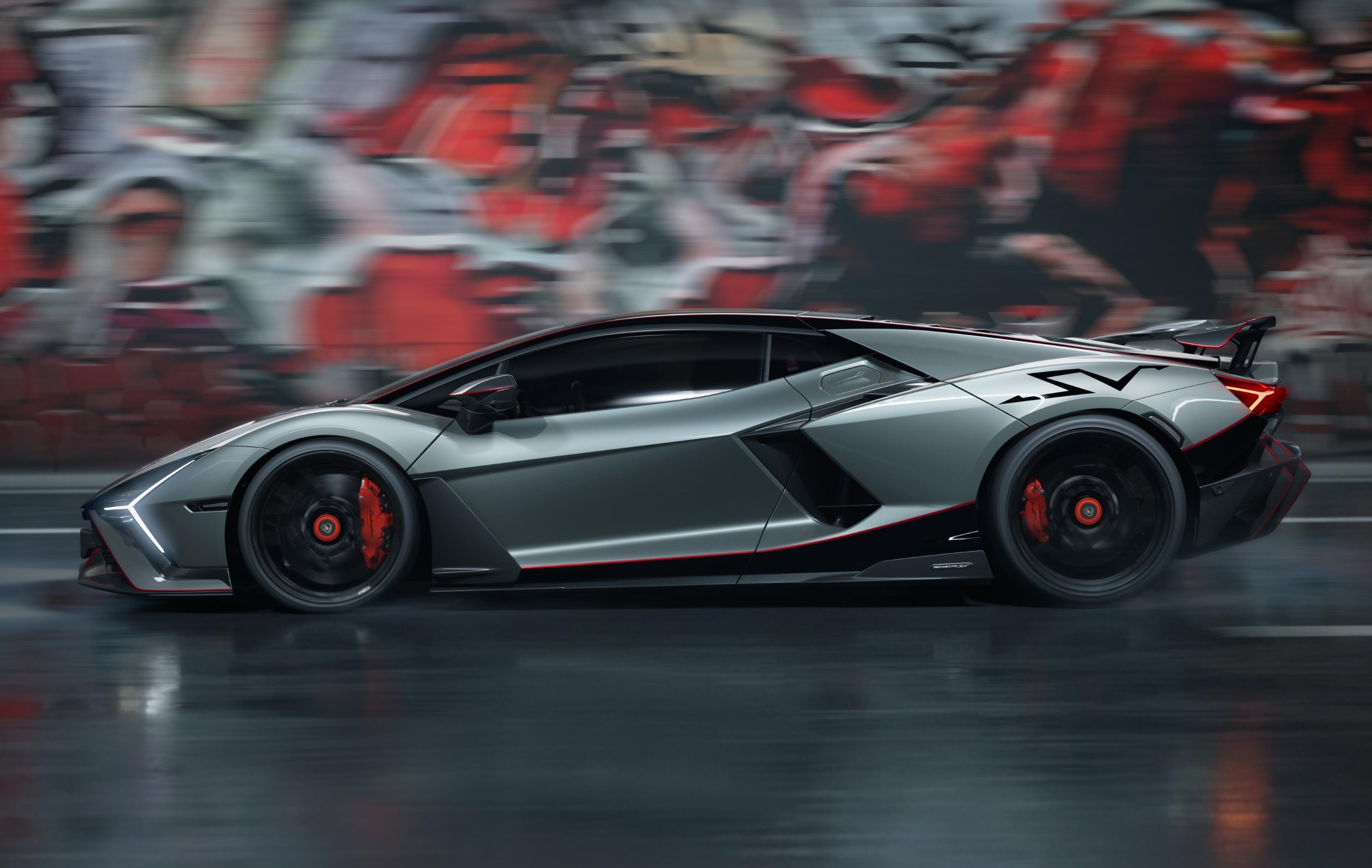 Lamborghini Revuelto SV side