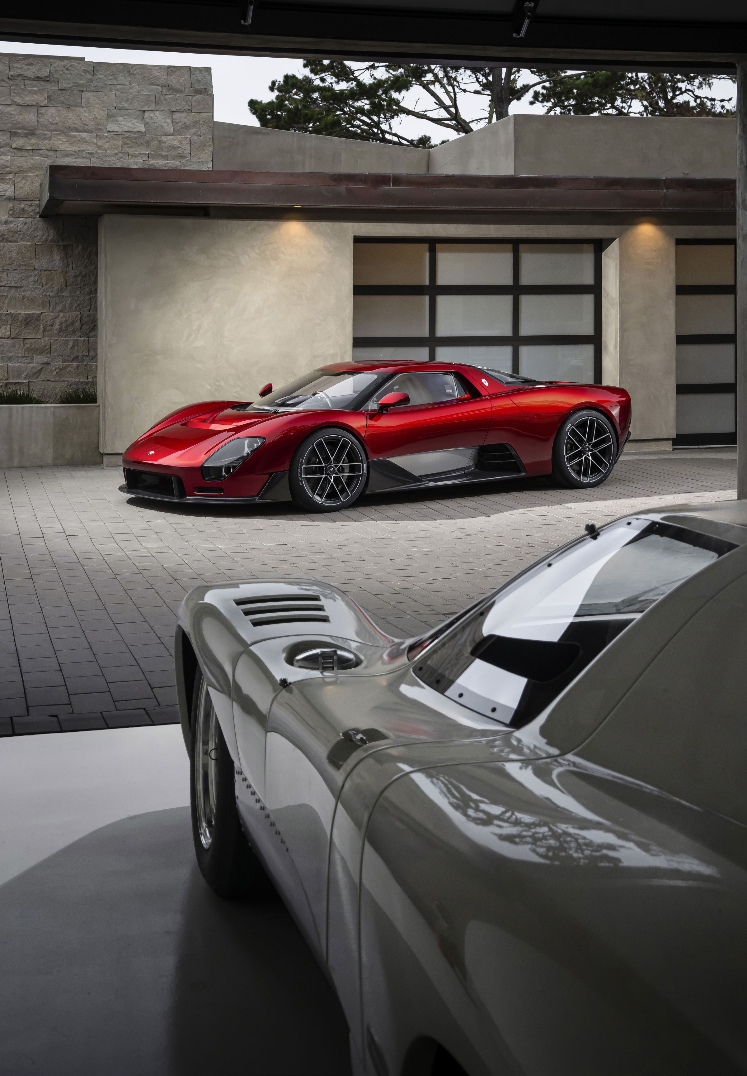 McLaren McL 6GT with McLaren M6GT