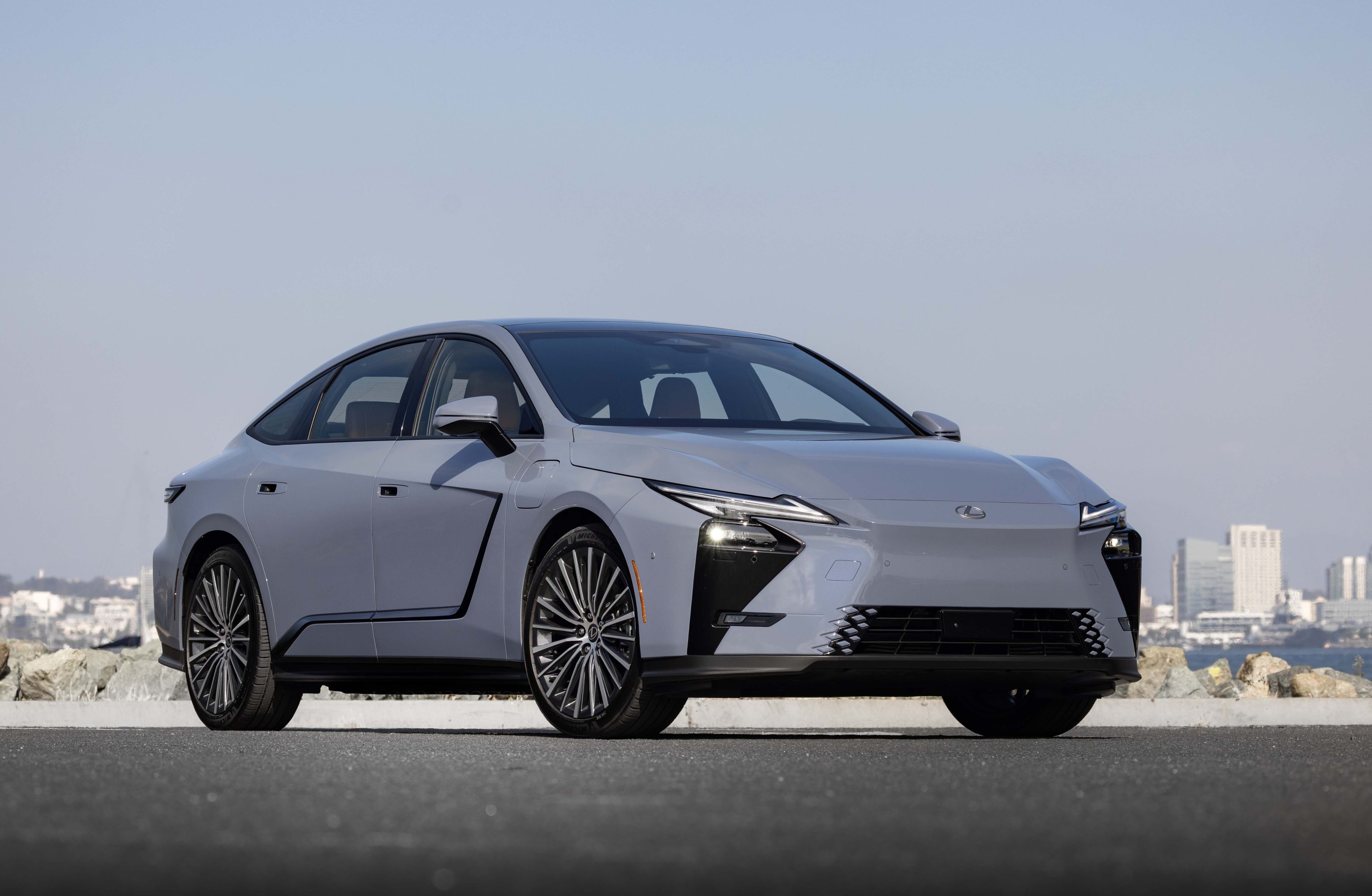 2027 Lexus ES 350e Luxury Executive trim, Wavelength Palomino colour