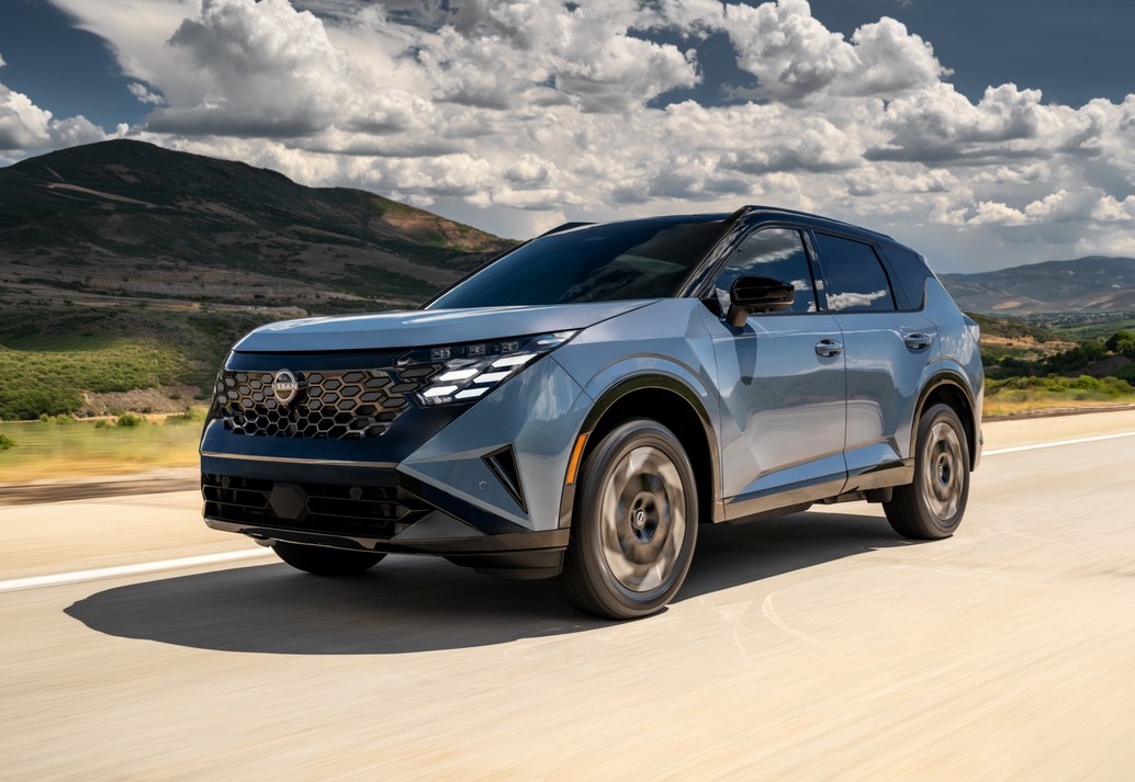 2027 Nissan Rogue Hybrid driving