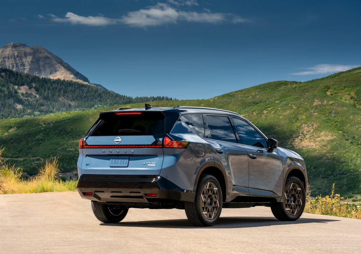 2027 Nissan Rogue Hybrid rear and side