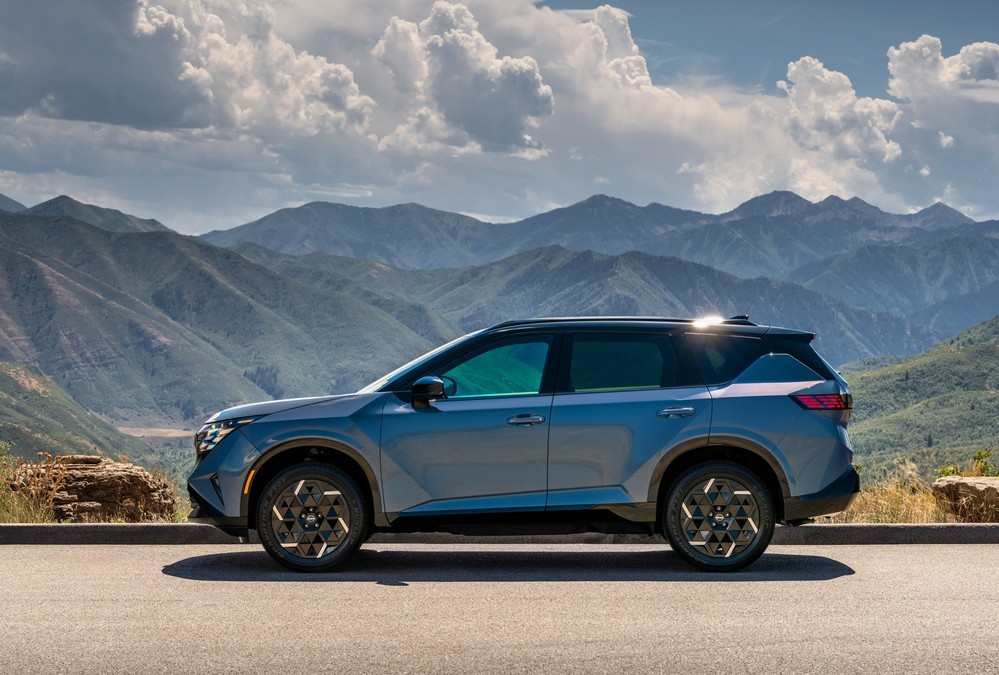 2027 Nissan Rogue Hybrid side