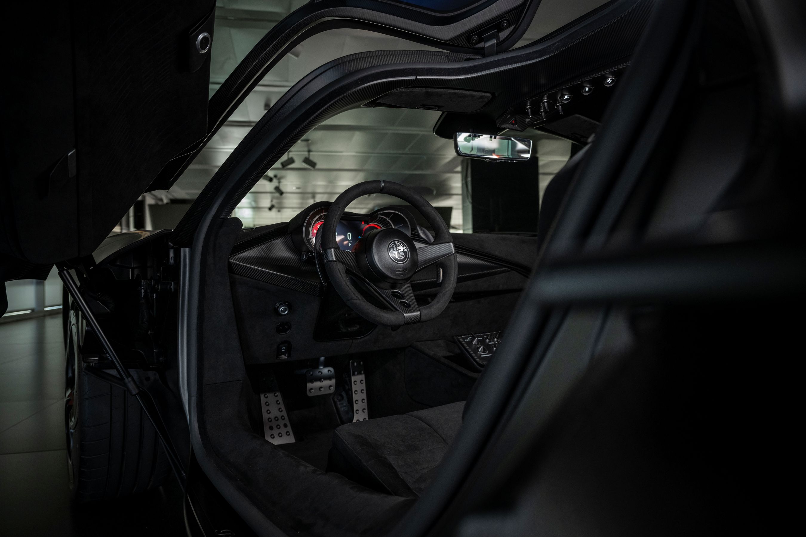 Alfa Romeo 33 Stradale Perla Nera cabin