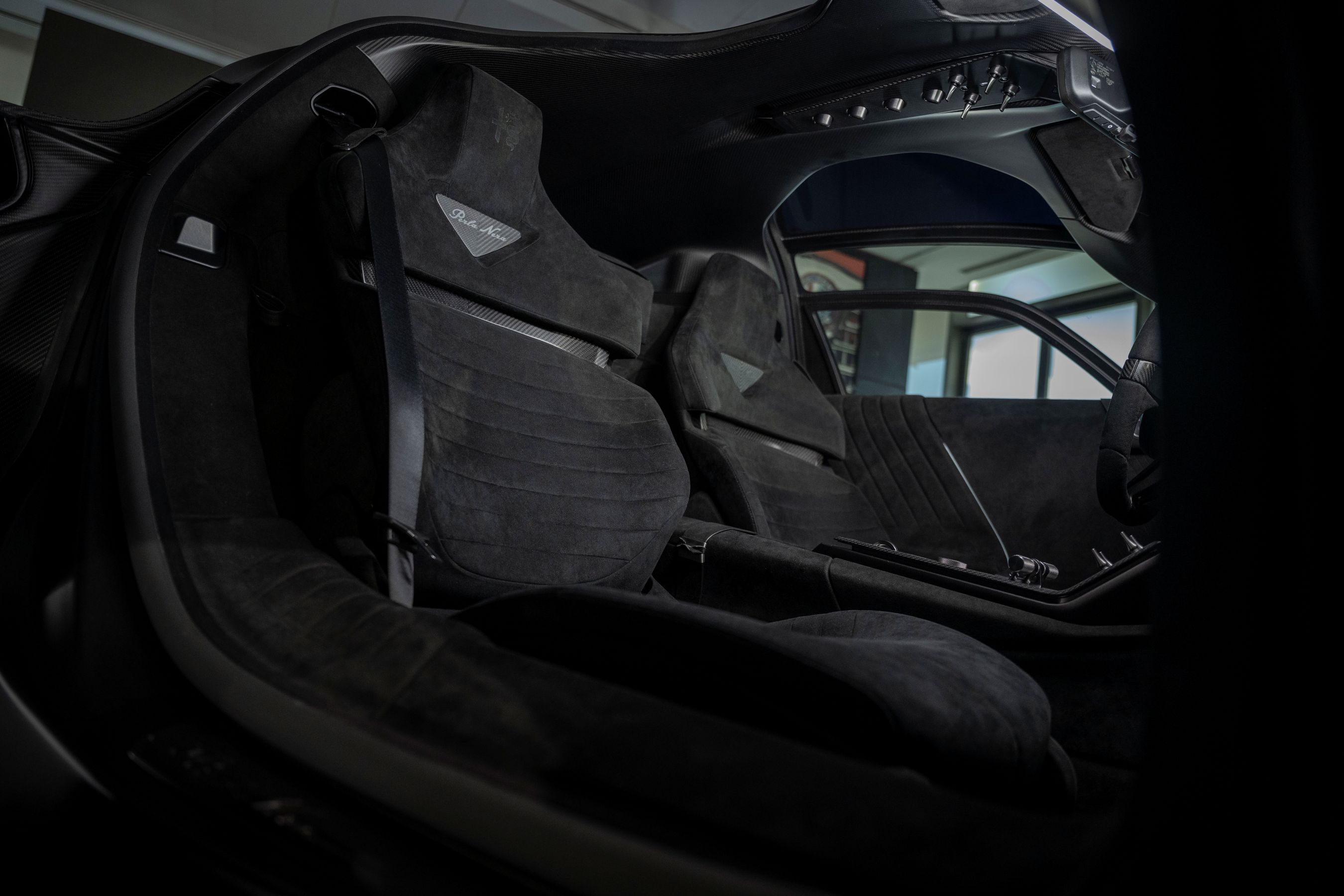 Alfa Romeo 33 Stradale Perla Nera seats