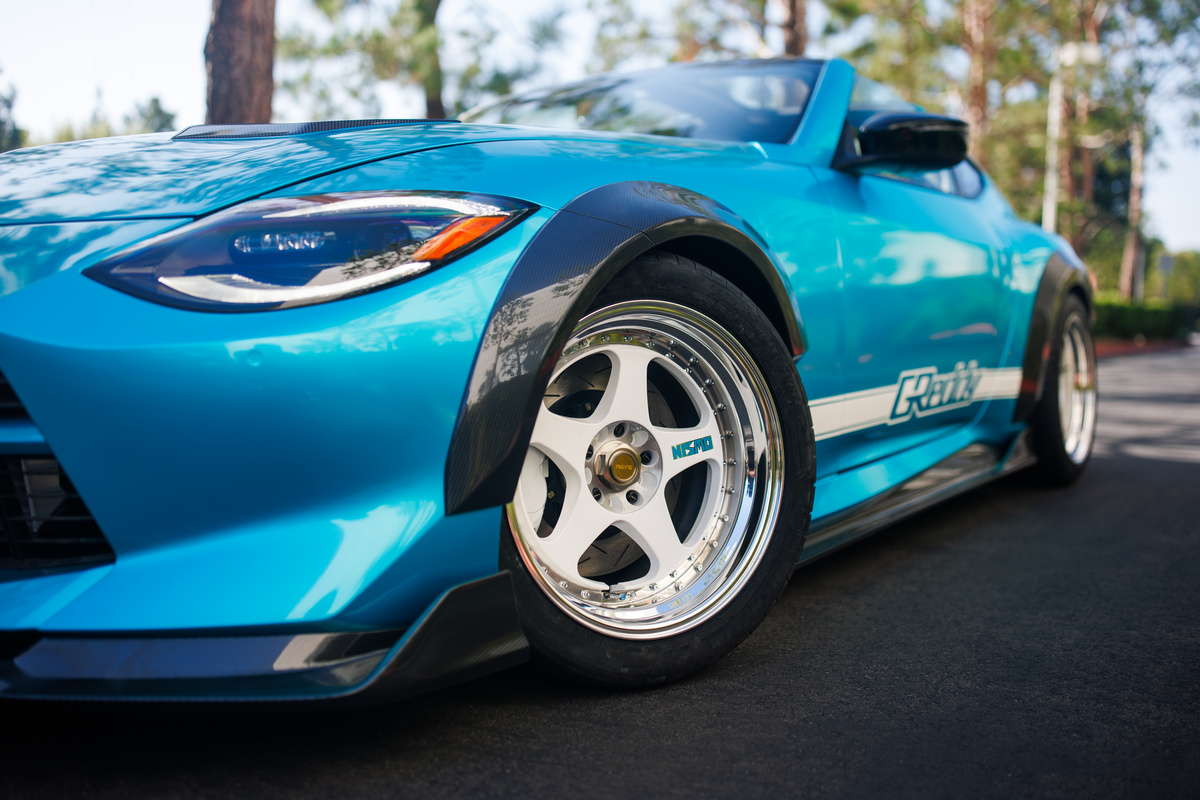 Closeup of Nissan Z Kaze front wheel