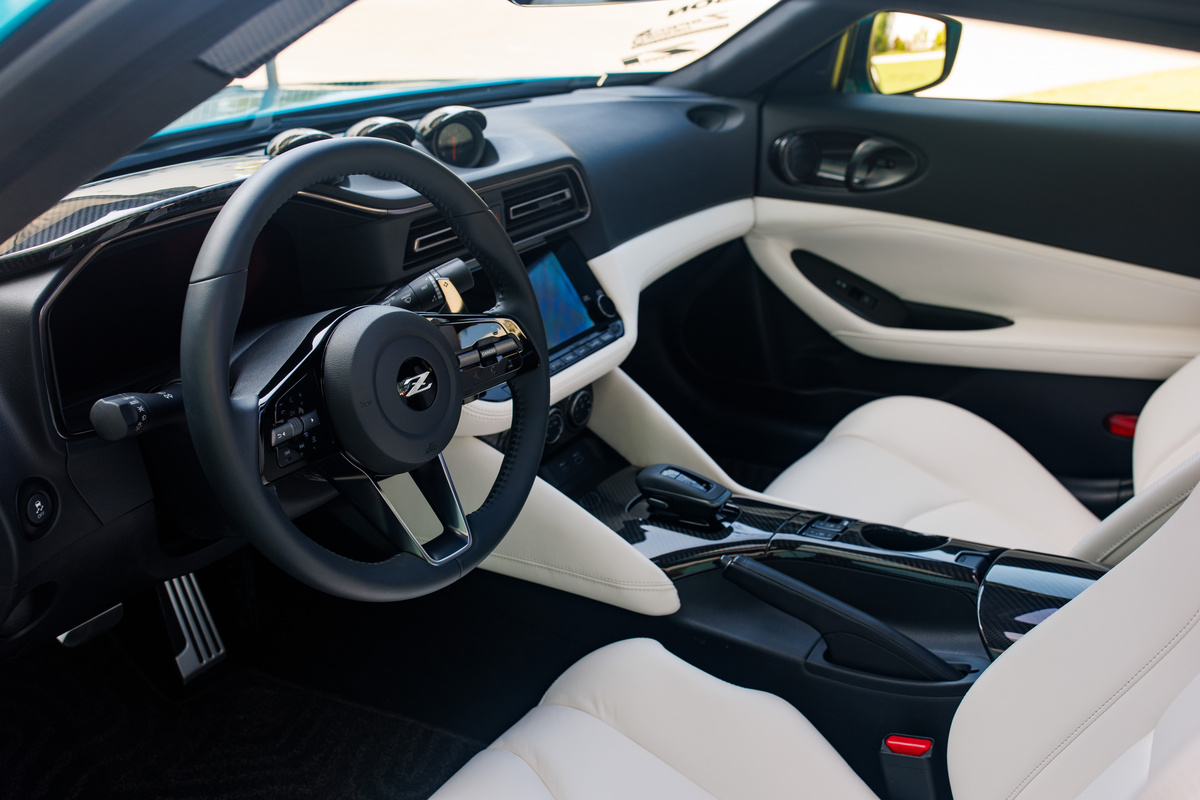 Nissan Z Kaze interior