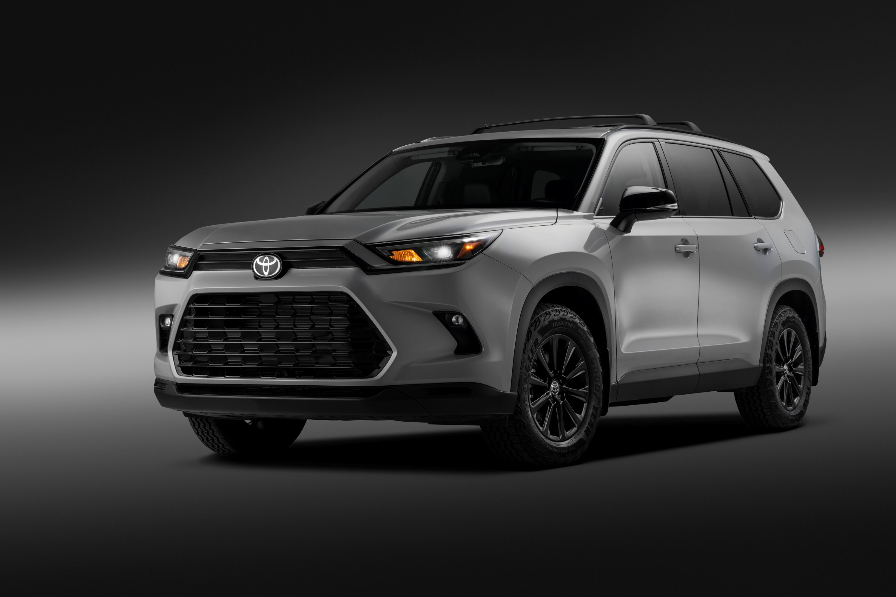 2027 Toyota Grand Highlander Woodland Edition front and side