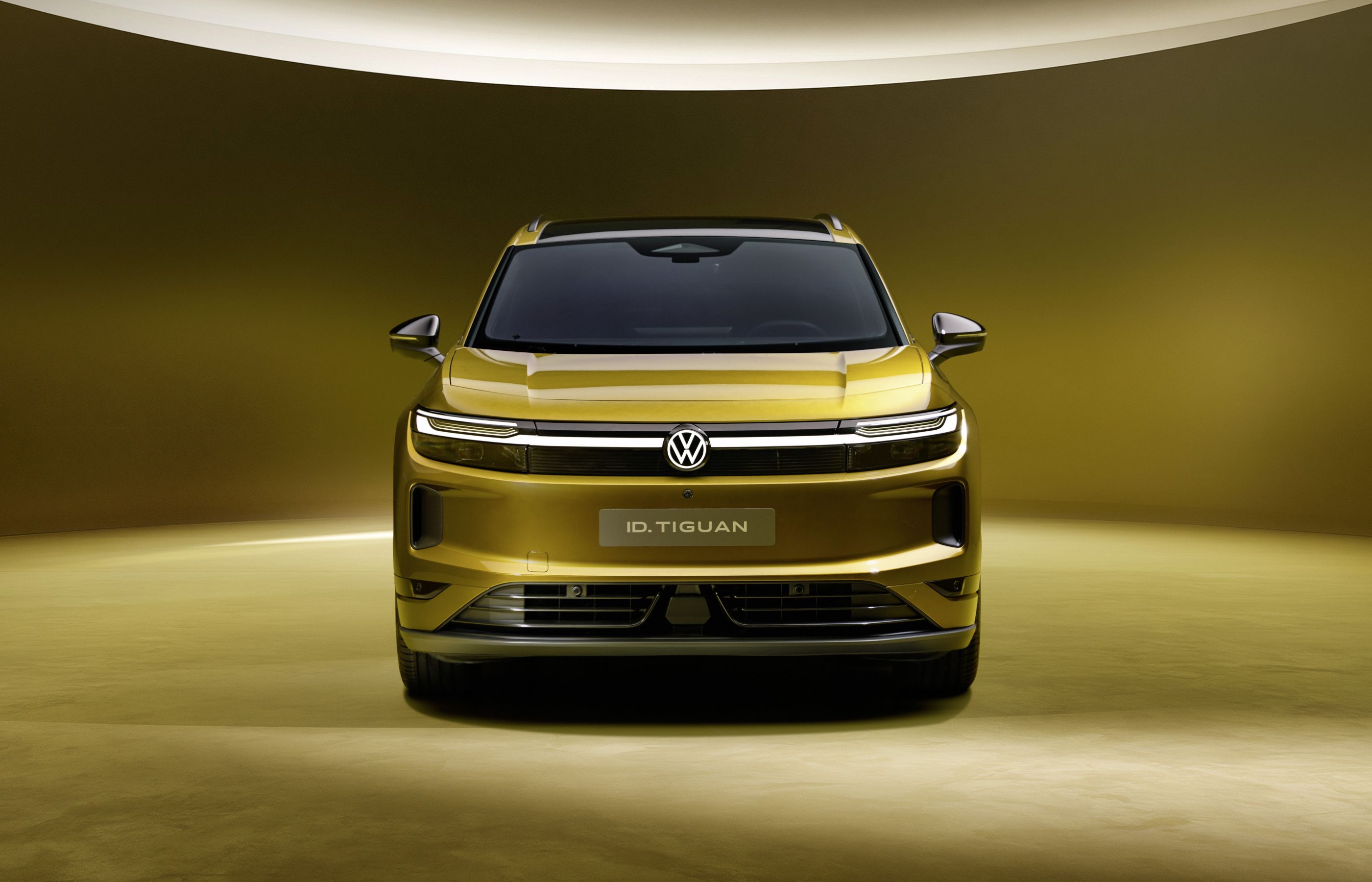 2027 Volkswagen ID. Tiguan front