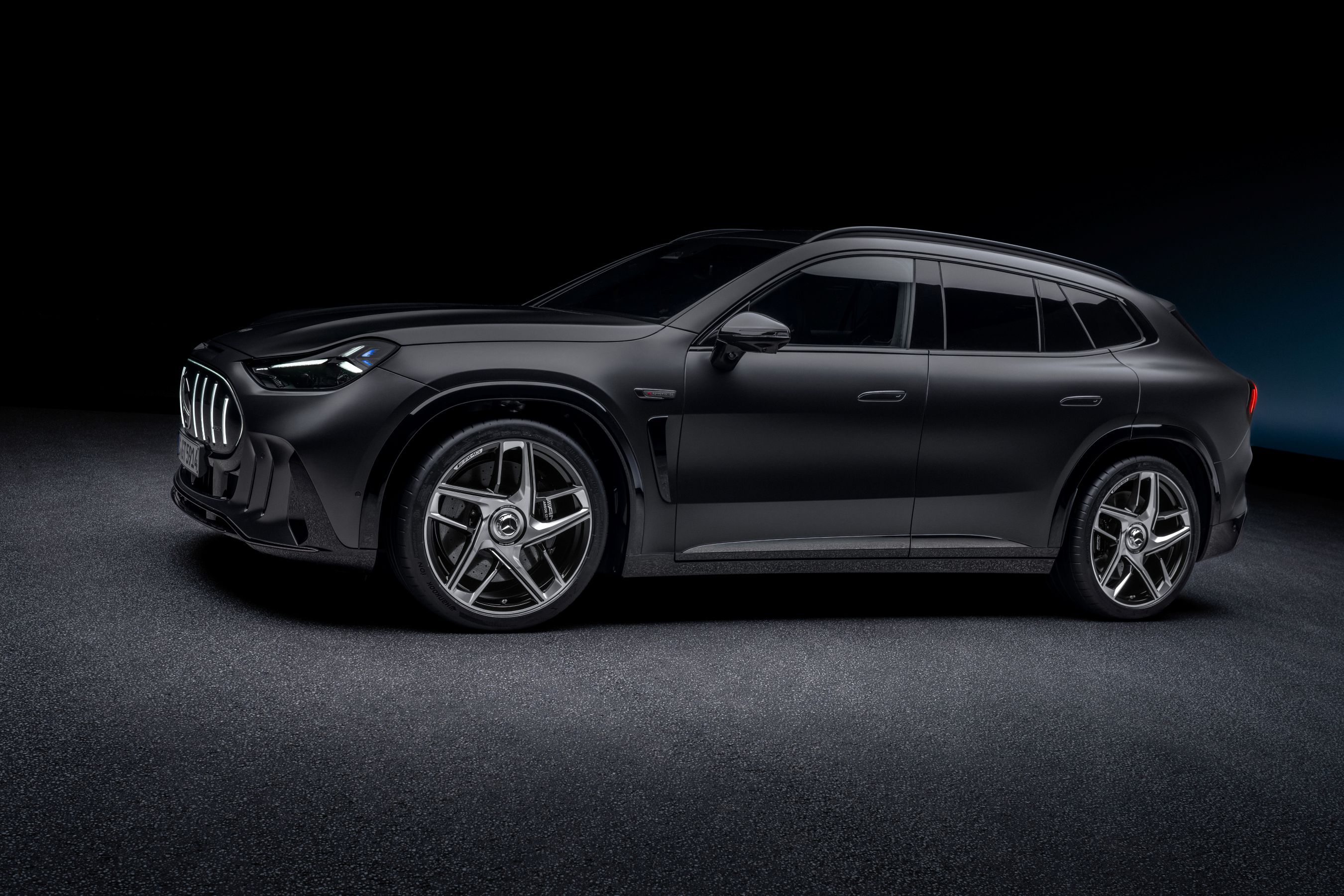 Mercedes-AMG GT SUV side